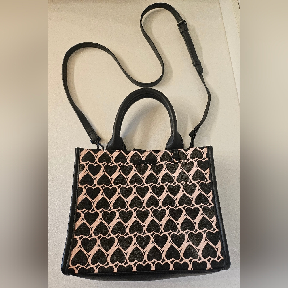 Betsey Johnson XOMILAN Black/Pink Heart Twin Printed W/Detachable Black Zip Case